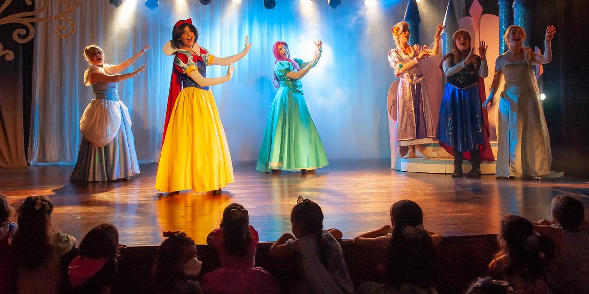 Show das Princesas: musical com Elsa, Anna, Rapunzel, Ariel, Branca de Neve e Cinderela. (Adriana Porto)