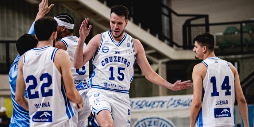 Cruzeiro larga bem no Final Four (Maurício Almeida e Yasmin Freitas/CBB)