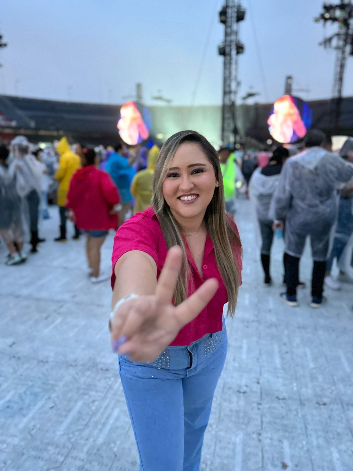 Marina estava entre os milhões de fãs que tentaram comprar ingressos nesta sexta, mas se depararam com longas filas (Marina Almeida / Arquivo Pessoal)