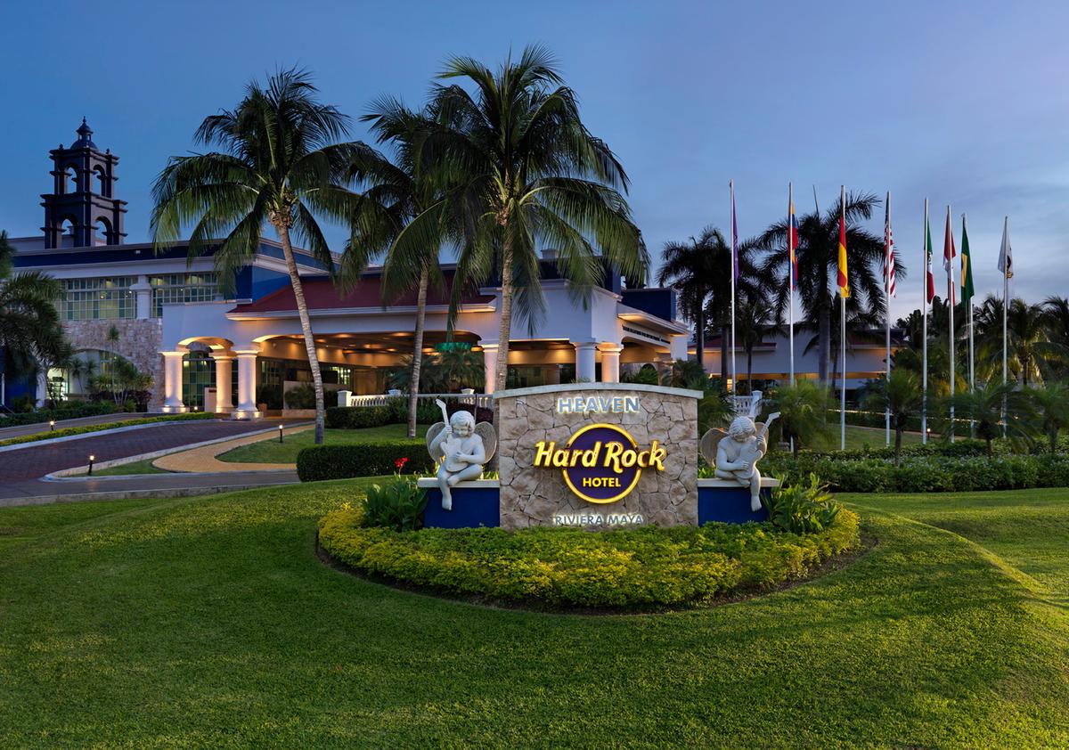 No Hard Rock Hotel Riviera Maya, os coquetéis e os pratos que reúnem sabores de diferentes partes do mundo fazem parte da magia desse destino (Divulgação)