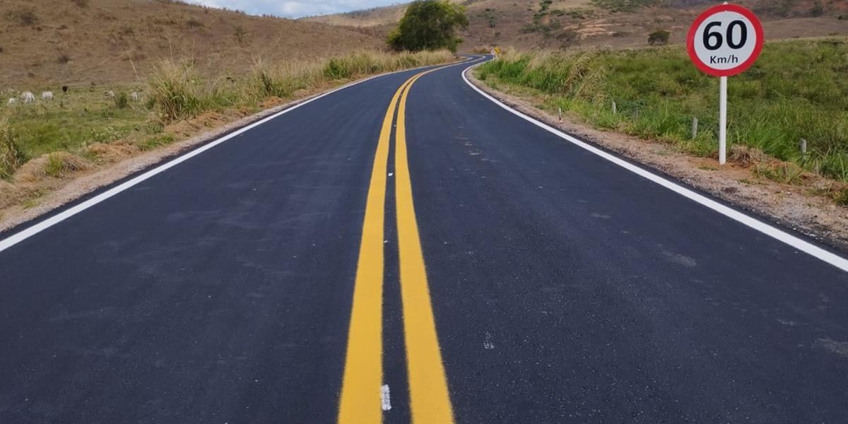 Governo estadual recuperou 20 km da rodovia MG-311, no Vale do Rio Doce (DER-MG / Divulgação)