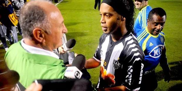 Ronaldinho deseja sucesso a Felipão no Galo (Reprodução / Twitter Ronaldinho Gaúcho)