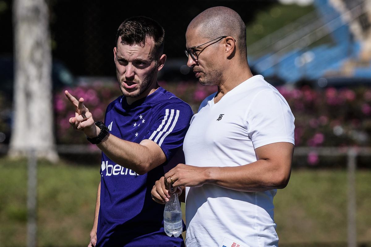 Alex inicia semana de estágio no Cruzeiro (Gustavo Aleixo / Cruzeiro)