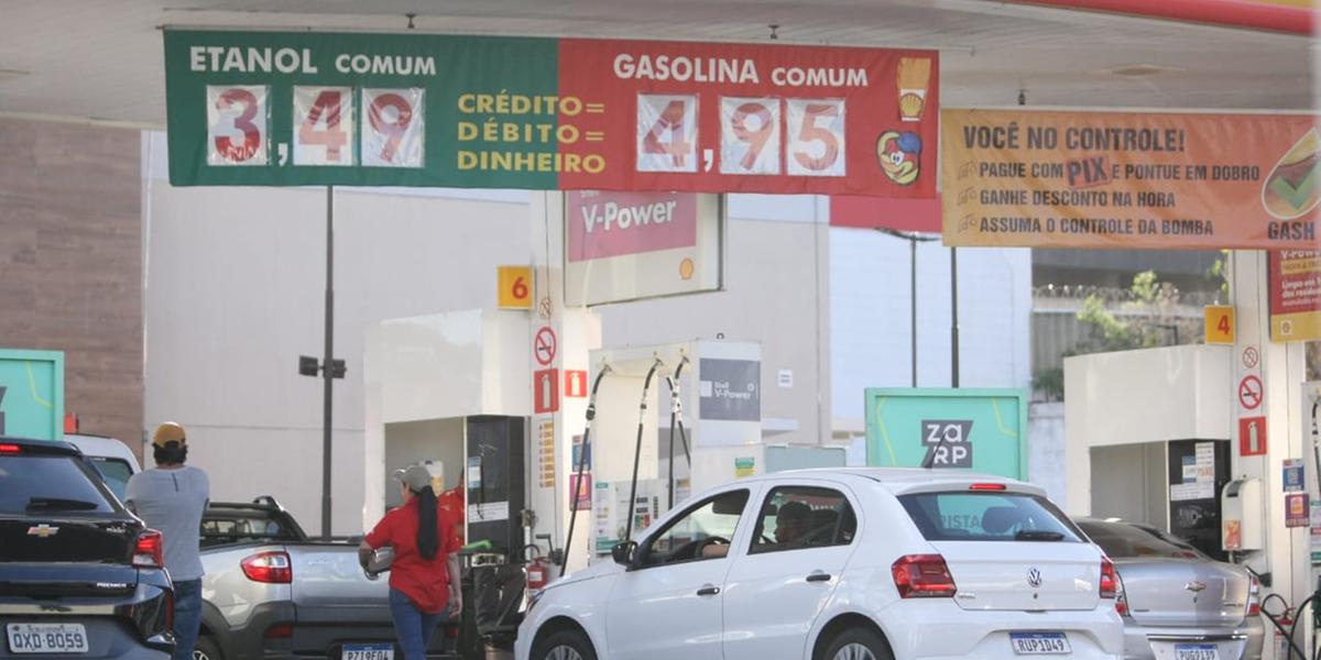 Gasolina e diesel vão voltar a subir no sábado (1º), quando o combustível terá aumento de R$ 0,22 nos impostos federais PIS/Cofins. (Maurício Vieira / Hoje em Dia)