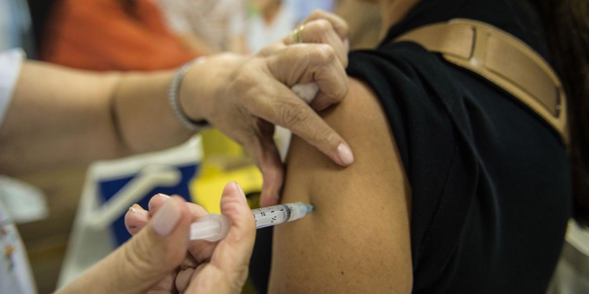 Infectologista destaca "recorde histórico para baixo" na imunização (Marcelo Camargo / Agência Brasil)
