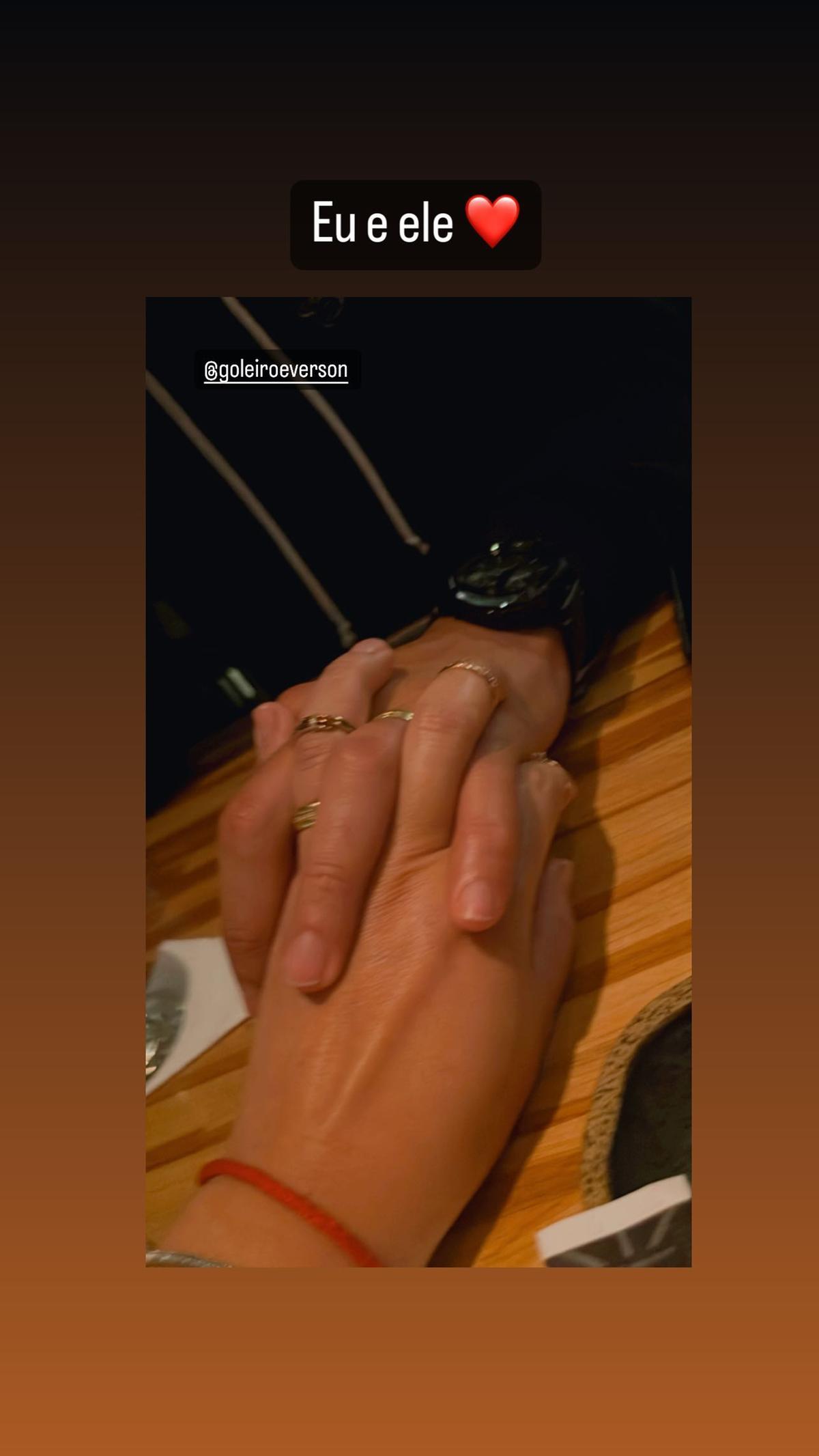 Esposa de Everson publica foto romântica com o jogador (Reprodução / Instagram Rafaela Vieira)