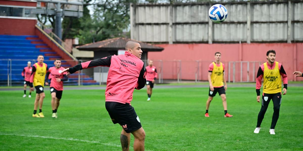 Mancini define time alternativo que vai encarar o Colo Colo no Chile (Mourão Panda /América)