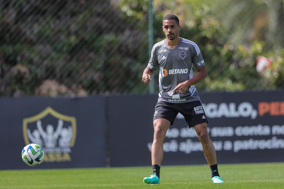 Zagueiro Rômulo é relacionado para o jogo contra o Grêmio (Pedro Souza / Atlético)