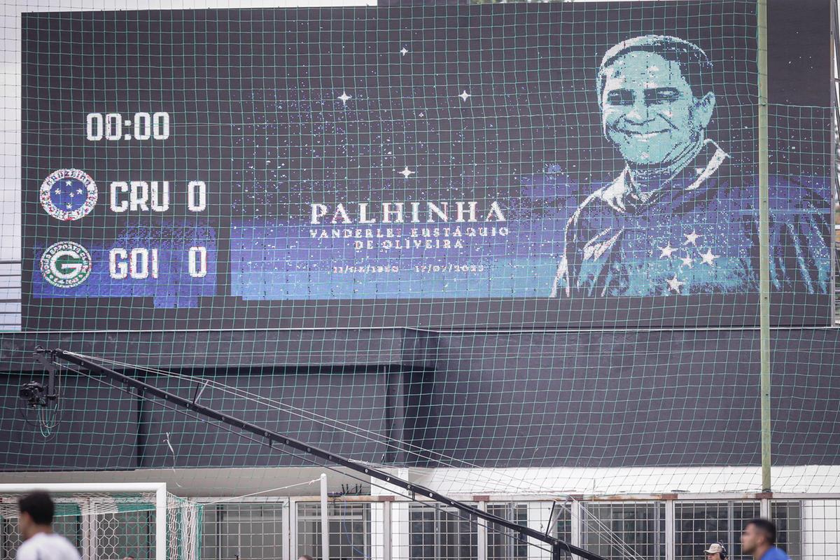 Cruzeiro homenageia Palhinha antes da bola rolar (Staff Images/Cruzeiro)