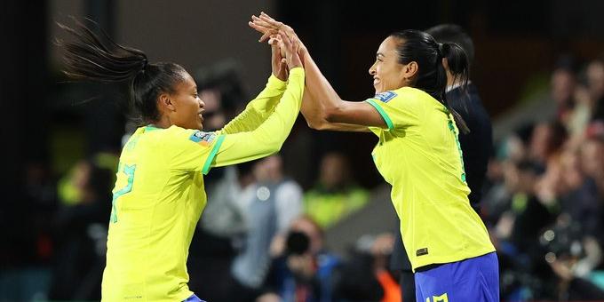 Ary destaca a emoção de poder estrear na Copa do Mundo e marcar três gols (Reprodução /Twitter FIFA Women's World Cup)