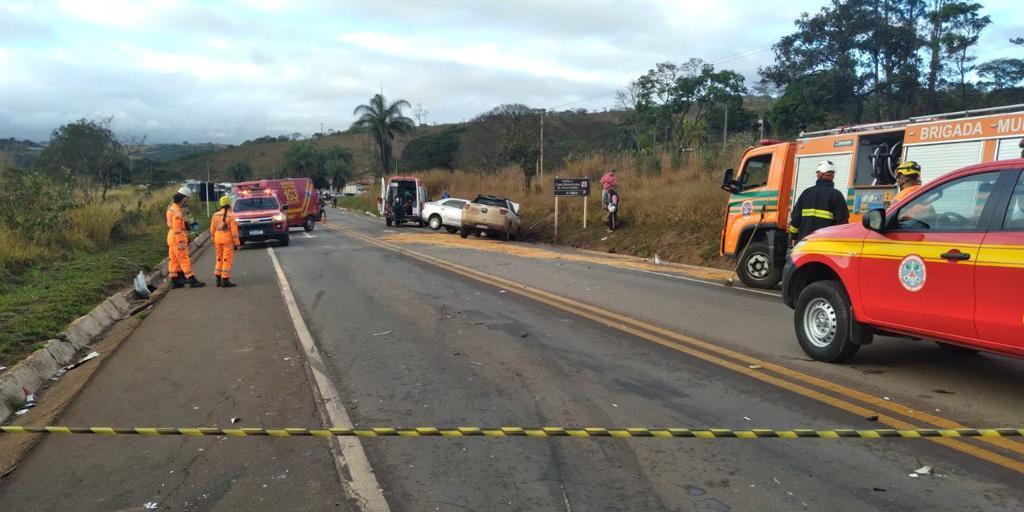 Acidentes deixam pelo menos três mortos e sete feridos nas estradas que cortam Minas