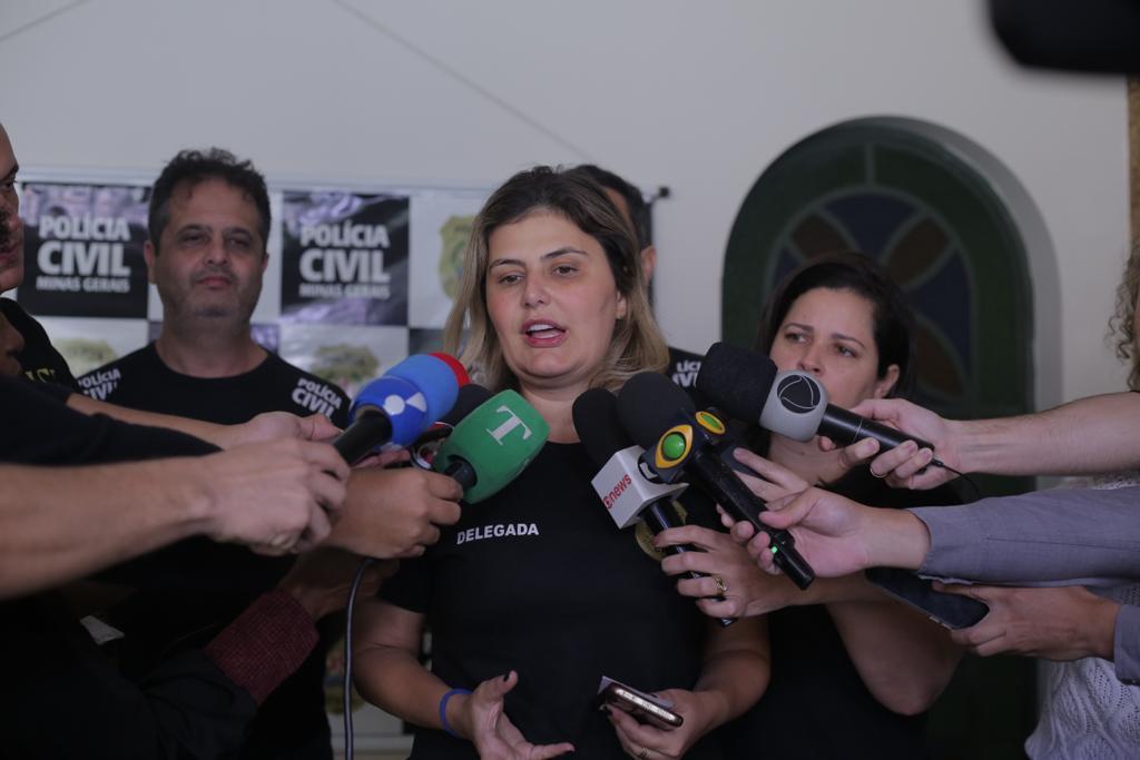 Delegada Fernanda Fiúza durante coletiva nesta sexta-feira