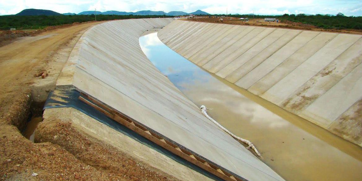 Novas adutoras, canais e barragens terão como destino irrigação e produção de alimentos, além de setores como o do turismo e o industrial (Reprodução / site Ministério da Integração)