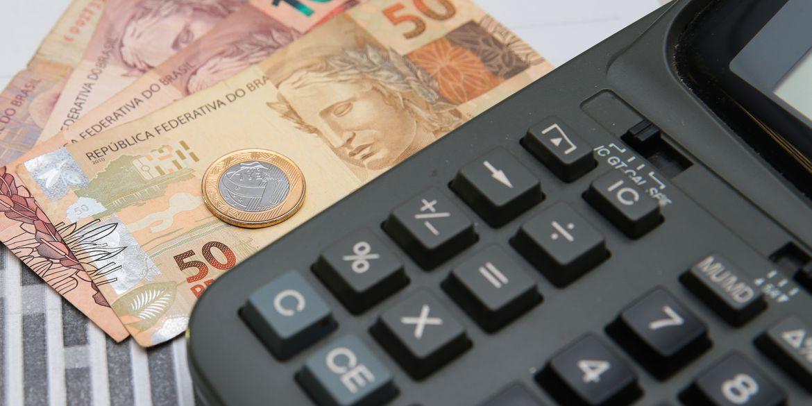 Economia, Moeda, Real, Dinheiro, Calculadora (Marcello Casal Jr / Agência Brasil)