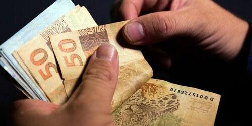 Nova regra para reajuste do salário mínimo não empolga os economistas. (Marcello Casal Jr./Agência Brasil)