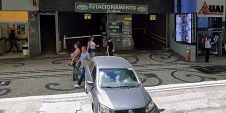 Estacionamento que fica no prédio alugado do Ipsemg na avenida Amazonas (Reprodução / Google Maps)