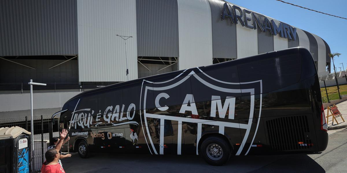 Ônibus do Atlético tem trajeto traçado até a chegada a Arena MRV (Pedro Souza / Atlético)