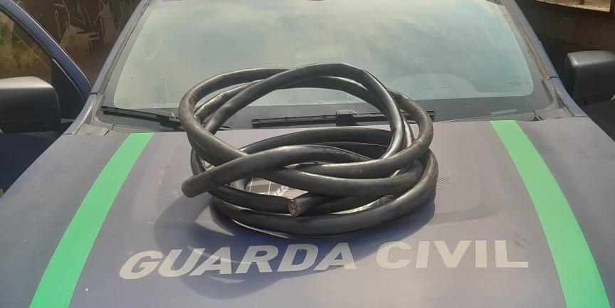 Guarda Civil de Contagem conseguiu recuperar os fios de cobre furtados (Divulgação / Prefeitura de Contagem)