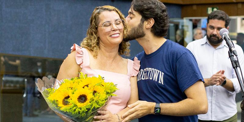 Vereadora Nely Aquino e Gabriel Azevedo durante reunião na CMBH em outubro de 2022 (Abraão Bruck/CMBH)