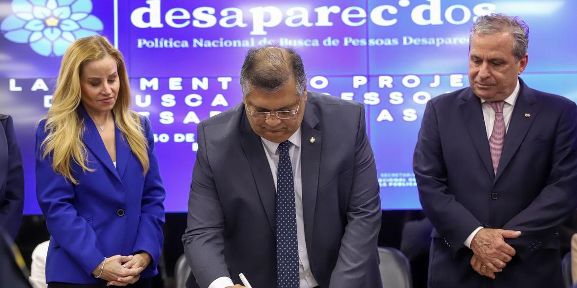 30.08.2023 - O ministro da Justiça, Flávio Dino, durante lançamento do Plano de Buscas de Pessoas Desaparecidas.
Direitos Humanos (Tom Costa / MJSP)
