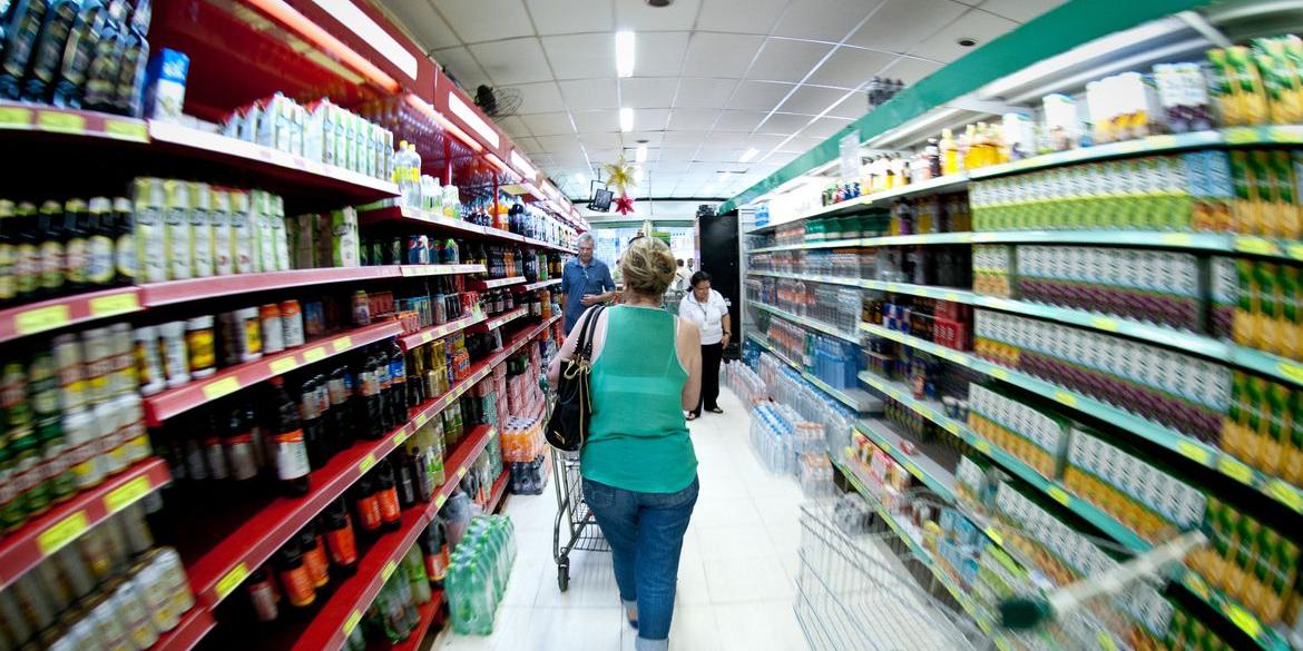 Supermercados, alimentos, cesta básica (EBC / Divulgação)