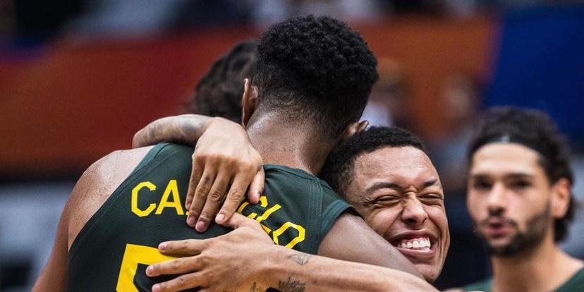 Brasil vence Canadá de virada e segue vivo na Copa do Mundo de basquete, basquete