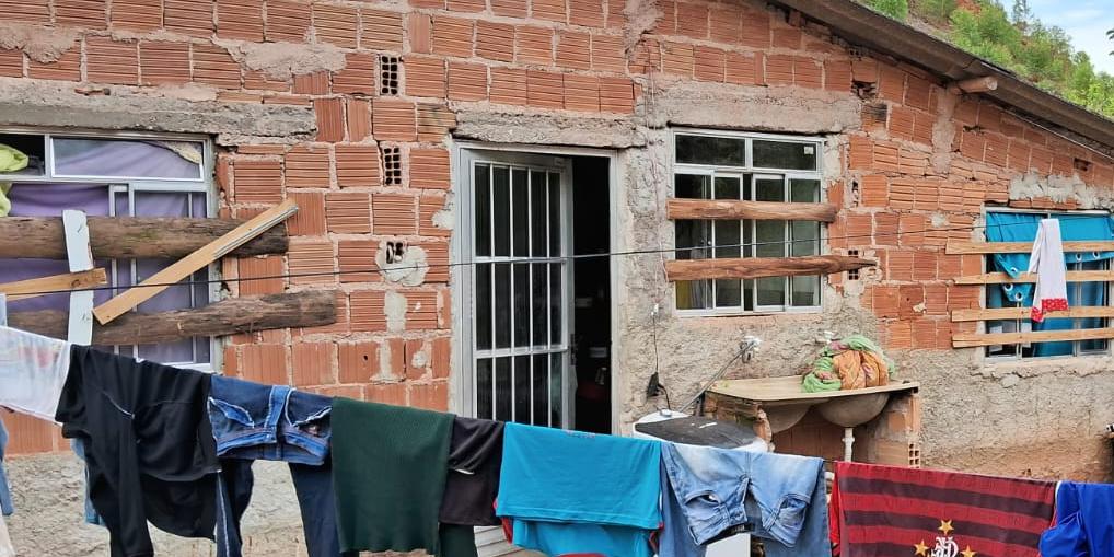 Segundo apurado, a mulher vinha sendo mantida em cárcere privado desde o dia 25 em casa, no bairro Poço da Pedra (Divulgação /PCMG)