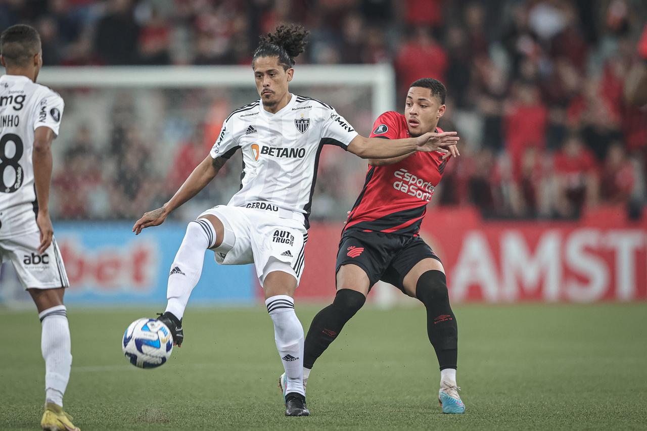 VICTOR ROQUE VOLVIÓ A MARCAR PARA DARLE EL EMPATE AL FURACAO ANTE EL GALO