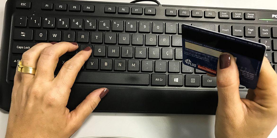 Comércio eletrônico,Cartão de Crédito (Marcello Casal Jr / Agência Brasil)