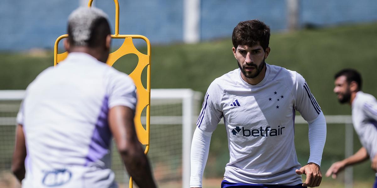 Lucas Silva ressalta motivação do elenco para o duelo contra o Santo (Gustavo Aleixo / Cruzeiro)