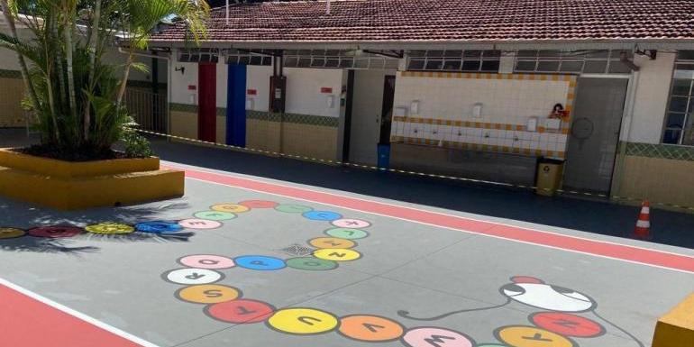 Foram disponibilizados R$ 5,24 bilhões para a construção de escolas de ensino fundamental e médio em tempo integral (PBH / Divulgação)