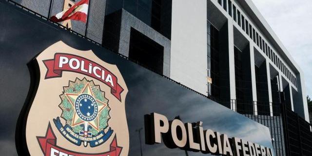 Na operação, dois agentes, um da PF e outro da Polícia Civil, ficaram feridos. No confronto, também morreram quatro homens suspeitos de integrar a organização criminosa. (Reprodução/ Polícia Federal)