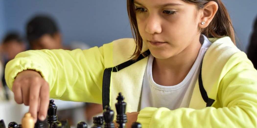 Giovanna é a mais nova enxadrista – ou xadrezistas – da história do Brasil a conquistar o título de mestre (Arquivo pessoal)