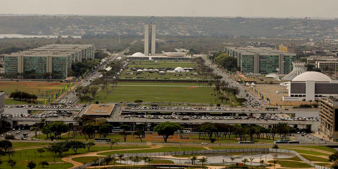 Vista da Esplanada dos Ministérios, em Brasília (Joédson Alves/Agência Brasil)