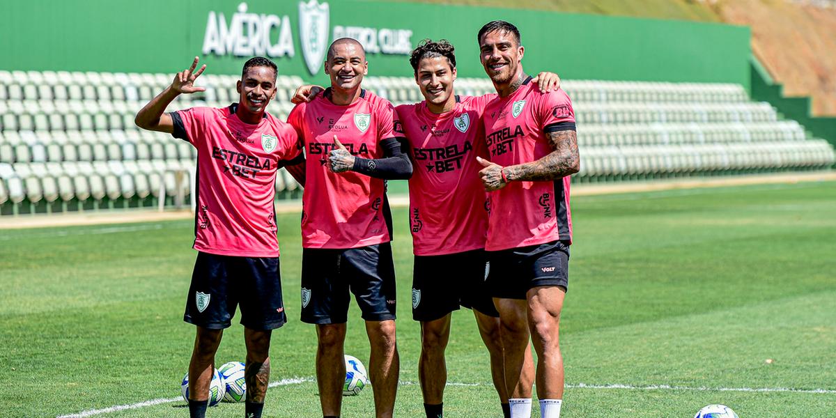 Jogadores reforçam o América após se recuperarem de lesão (Mourão Panda / América)