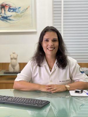 Professora da UFMG e diretora científica da Clínica Origen, Márcia Mendonça Carneiro alerta para a importância de planejar quando ter filhos - preocupação vale também para os homens (Divulgação)