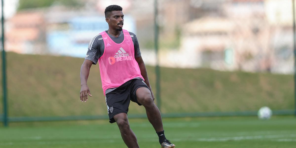 Jemerson confirma acidente com carro em condomínio (Pedro Souza /Atlético)
