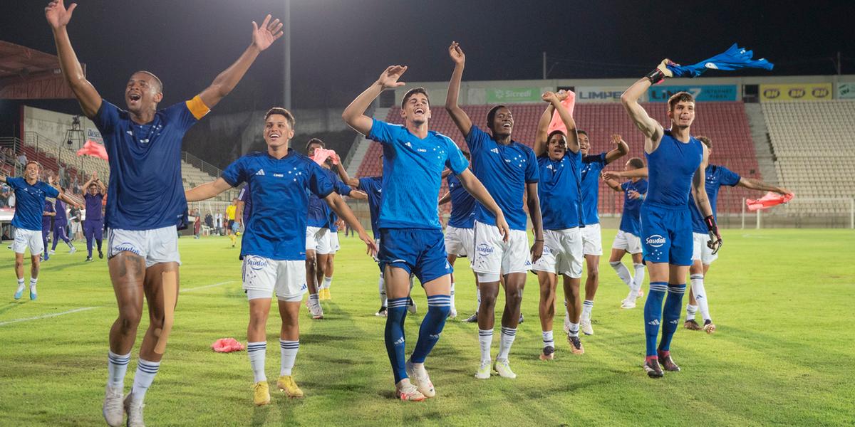 Sub-20 conta com o apoio da arquibancada para conquistar o troféu inédito (Staff Images Cruzeiro)