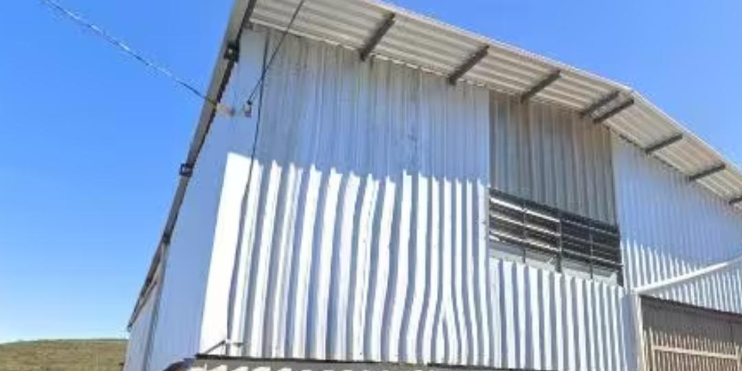 Galpão incendiado (Reprodução/TV Globo Minas)