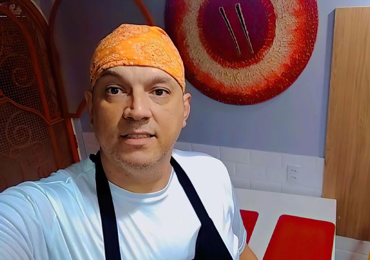 Dono de restaurante em Brasília, Carlos Eduardo Vellozo operou os últimos três meses no vermelho (Foto: Arquivo pessoal)