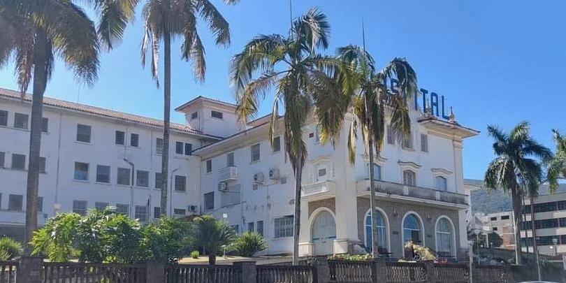 Adolescentes respiram sem aparelhos, mas permanecem em estado grave (Reprodução / Instagram Santa Casa Poços de Caldas)