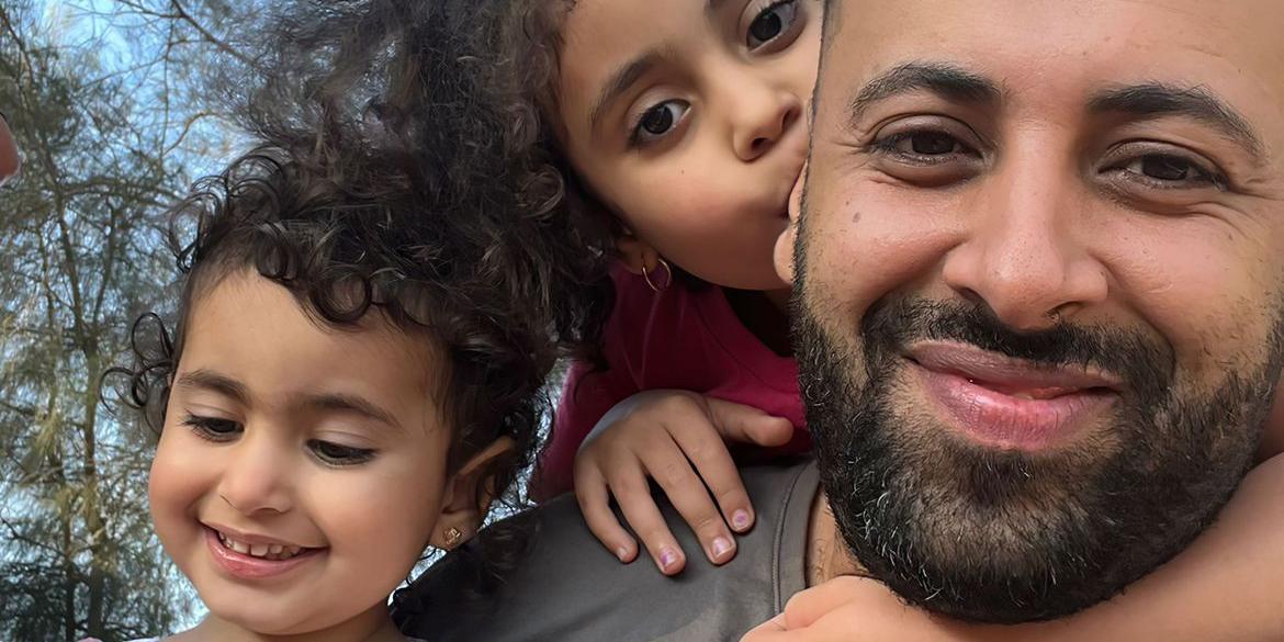 Hasan Rabee mora no Brasil e foi visitar a família há 12 dias (Arquivo Pessoal)