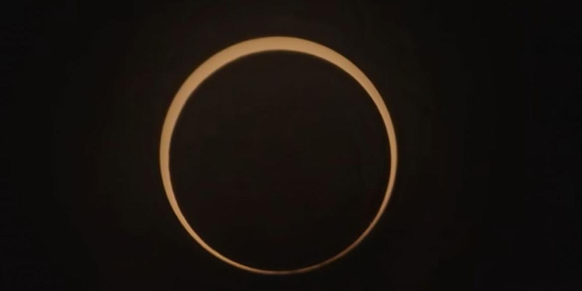 Eclipse pôde ser visto da costa oeste dos Estados Unidos até o extremo leste do Brasil (Reprodução / Youtube Obeservatório Nacional)