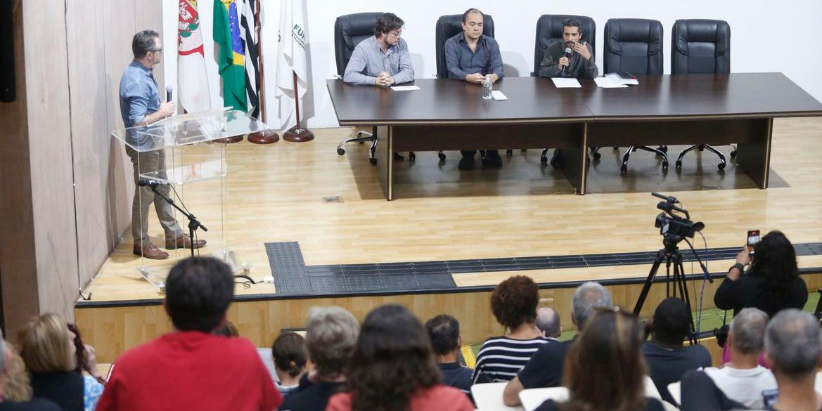 Estudos mostram que as principais necessidades de afastamento dos professores são por transtornos mentais (Paulo Pinto / Agência Brasil)