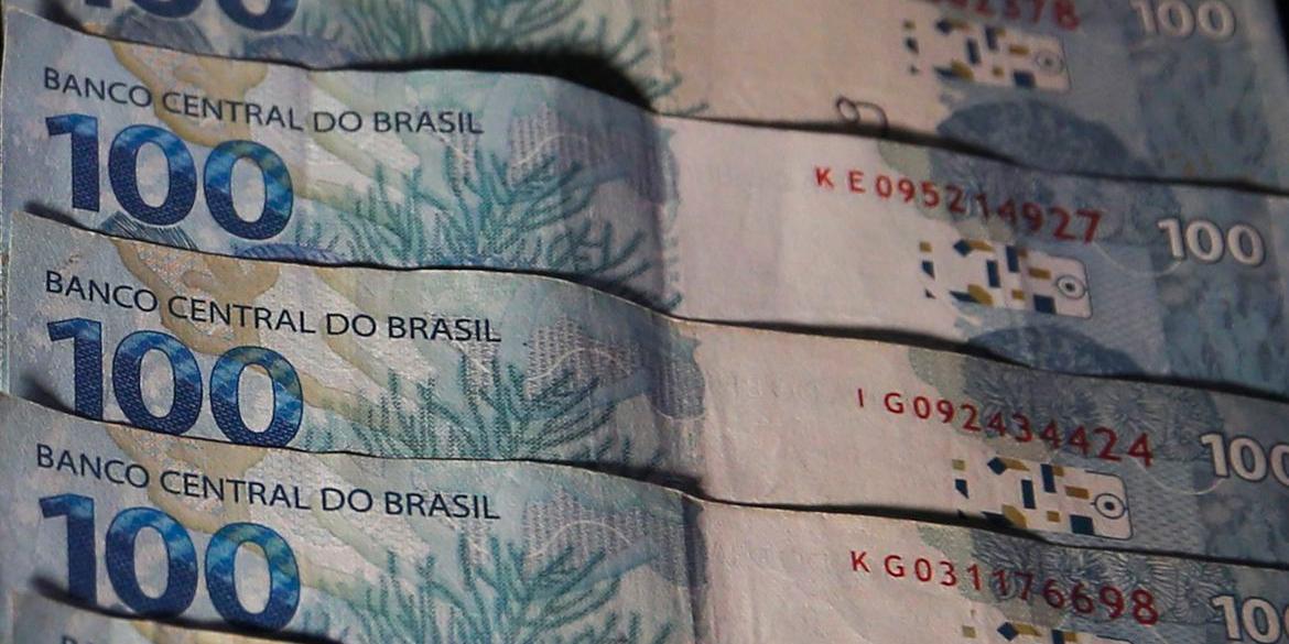 Dinheiro será depositado em conta bancária ou por meio de PIX (José Cruz/Agência Brasil/Arquivo)