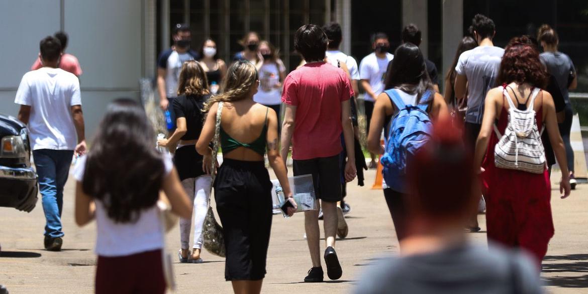 Prazo para pagar taxa de inscrição do Enem termina nesta quarta-feira (Marcello Casal Jr/Agência Brasil)