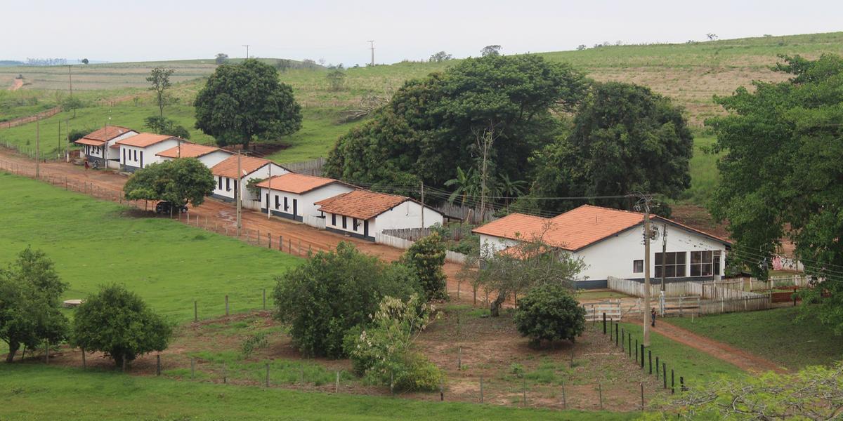 Fazenda Santa Júlia tem fácil acesso e fica a menos de 9 quilômetros da área central da cidade (Cláudio Lacerda Oliva)