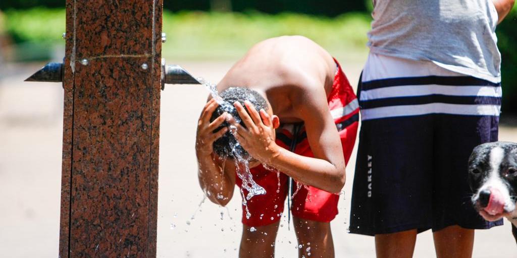 Defesa Civil alerta para a atuação de uma massa de ar quente que está contribuindo para a onda de calor  (Fernando Michel/Hoje em Dia)