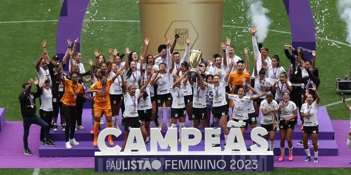 As Brabas e as Gurias Coloradas conquistaram o estadual (José Manoel Idalgo / Agência Corinthians)