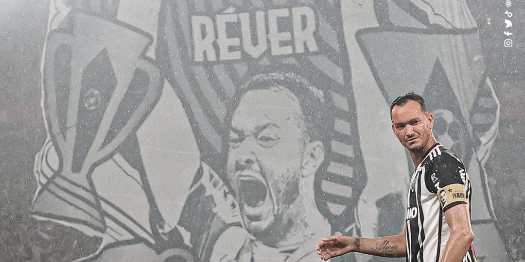 Réver é homegeado no Mineirão (Reprodução / Twitter Atlético)